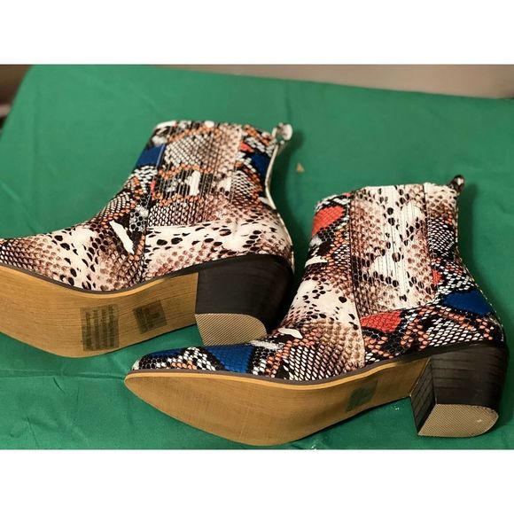 Chase + Chloe Lolo-1 Western ankle boots size 6.5 - Picture 8 of 11